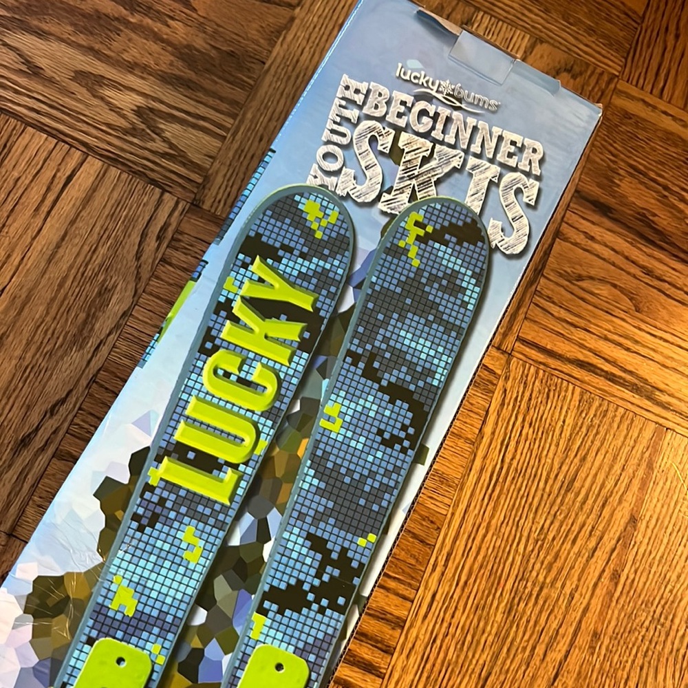 Beginner skies for kids with Poles